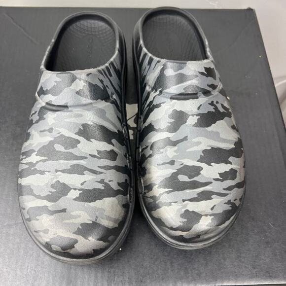 Oofos black and gray camo slip on open back clogs unisex Women's size 8 Mens -6 - Picture 5 of 9